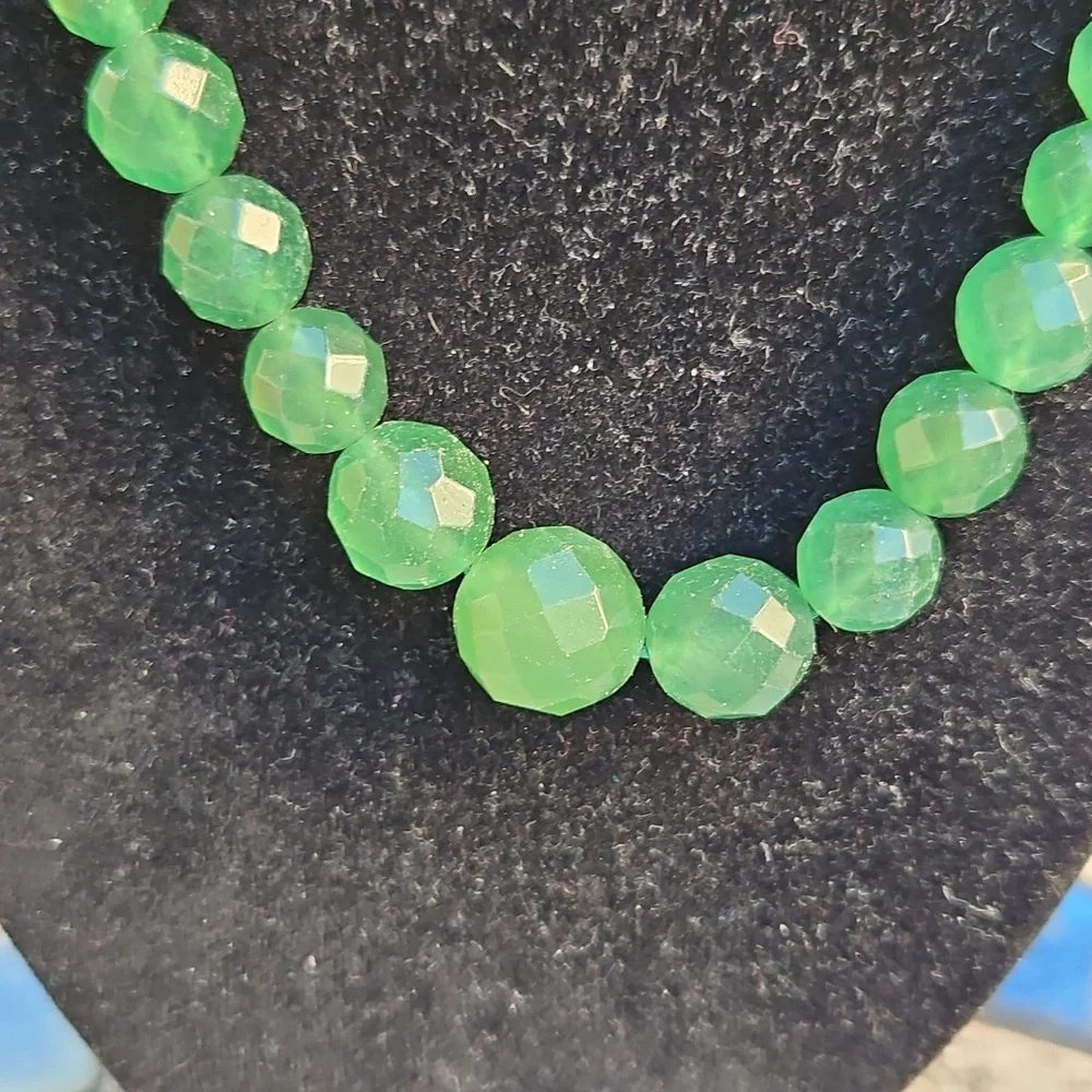 Facted Green Glass Necklace